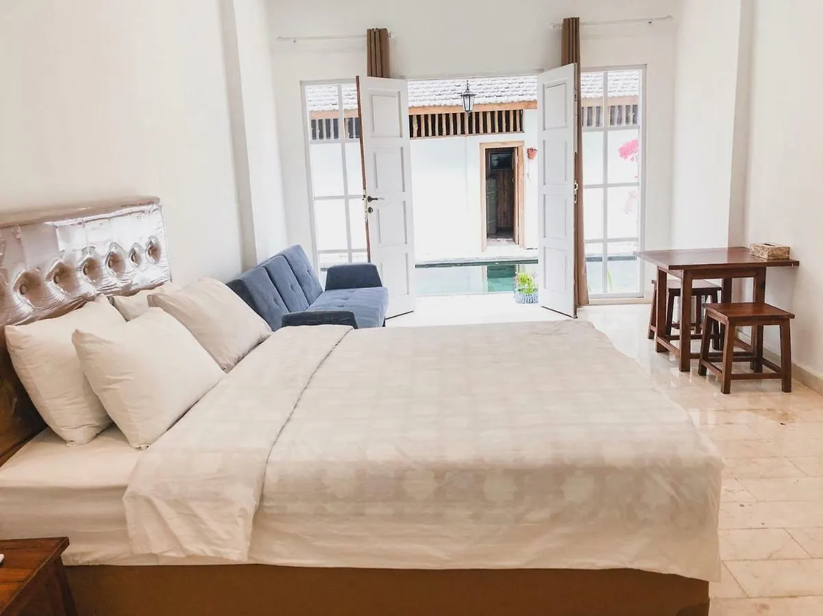 בית הארחה סמיניאק Hikari Guesthouse